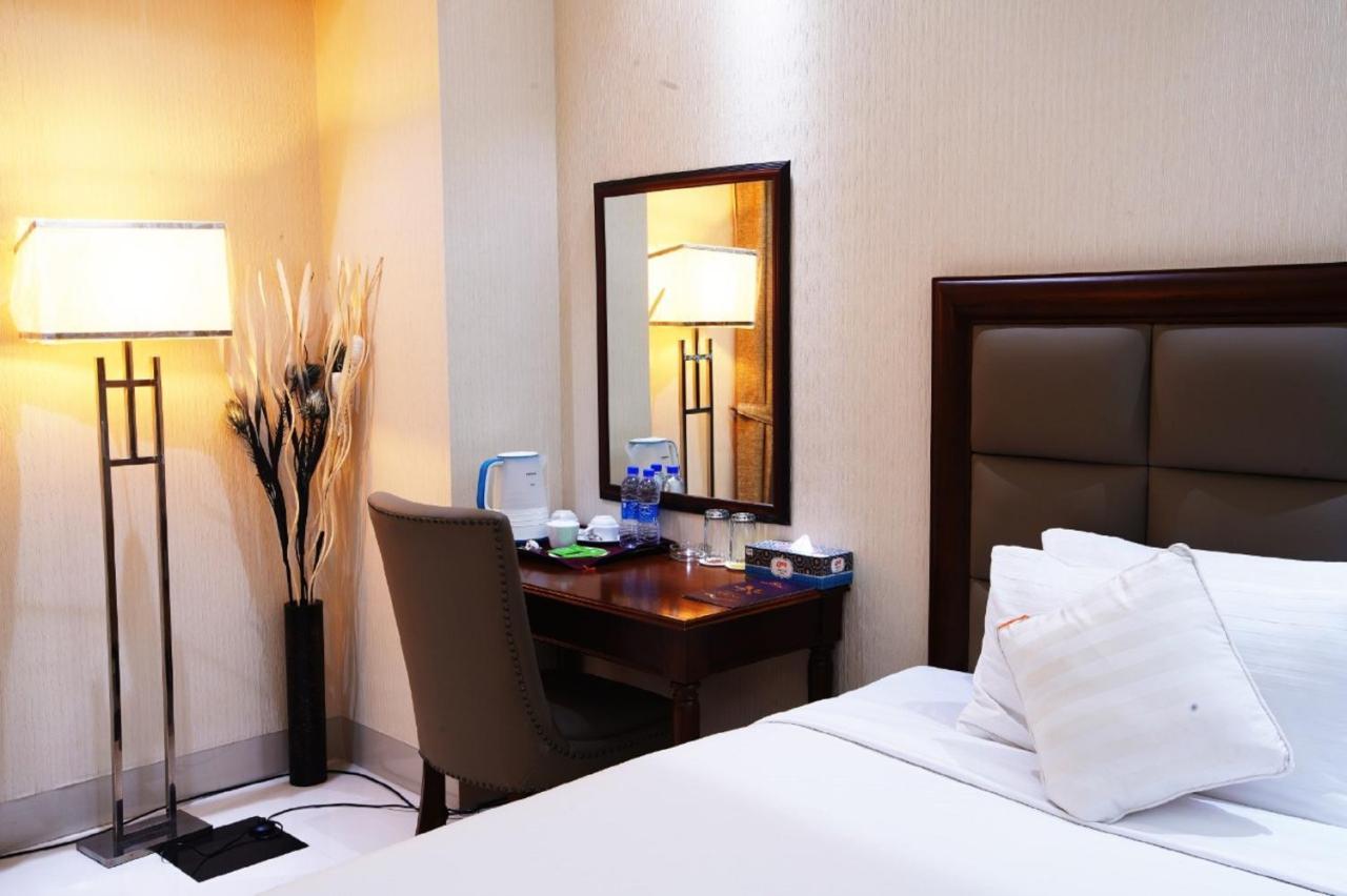 The Royal Paradise Dhaka Exterior photo