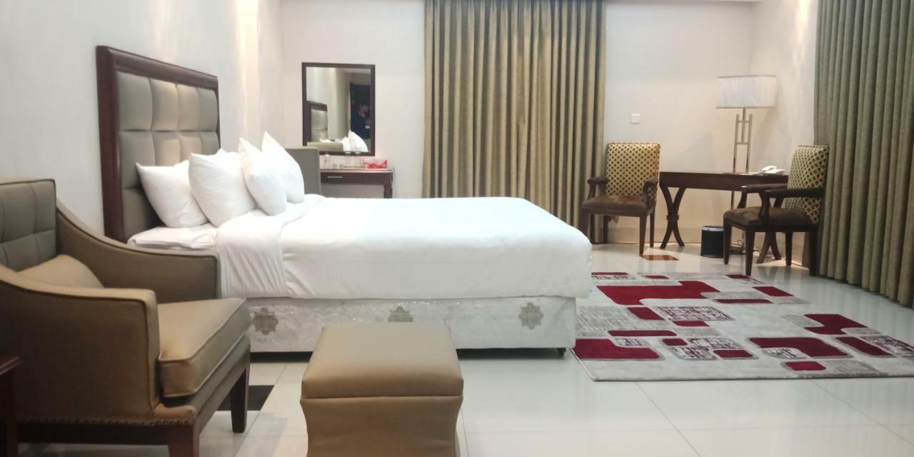 The Royal Paradise Dhaka Exterior photo